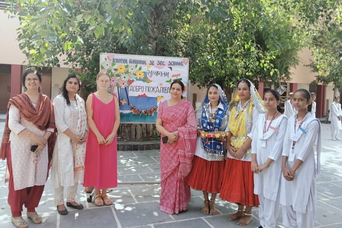 Школьники и студенты из Индии расскажут, что они знают о России