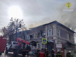 Прокуратура начала проверку из-за пожара в старинном здании в Большом Мурашкине