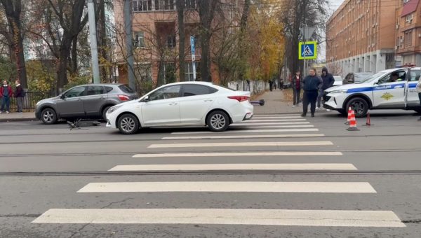 17-летний парень на самокате попал под машину в центре Нижнего Новгорода