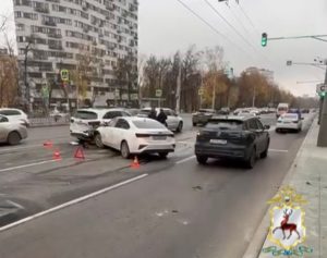 Двое пострадали после столкновения четырёх машин на проспекте Гагарина