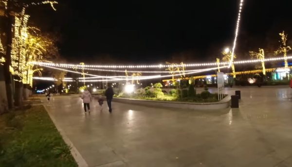 Австралийская семья Хэйр посетила нижегородский парк «Швейцария»