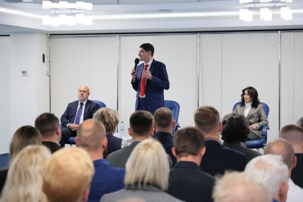 Замгубернатора Андрей Саносян встретился с нижегородским бизнес-сообществом