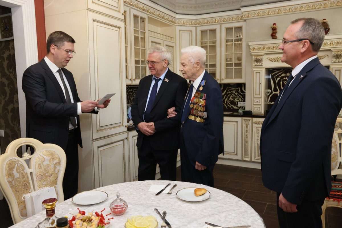 Нижегородский ветеран ВОВ Евгений Макаров отметил 100-летний юбилей