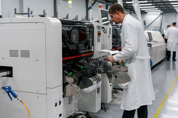 «Ростелеком» запустил массовое производство роутеров Wi-Fi 6