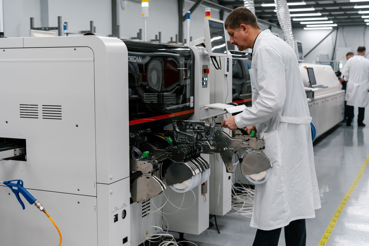 «Ростелеком» запустил массовое производство роутеров Wi-Fi 6