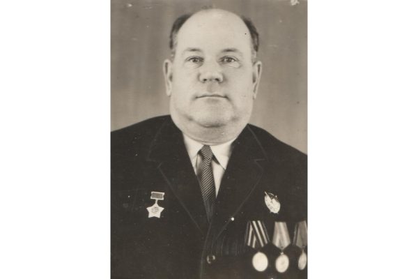 «Долго лечился в госпитале, но всё равно вернулся в строй»: жители Вада рассказали о герое-земляке