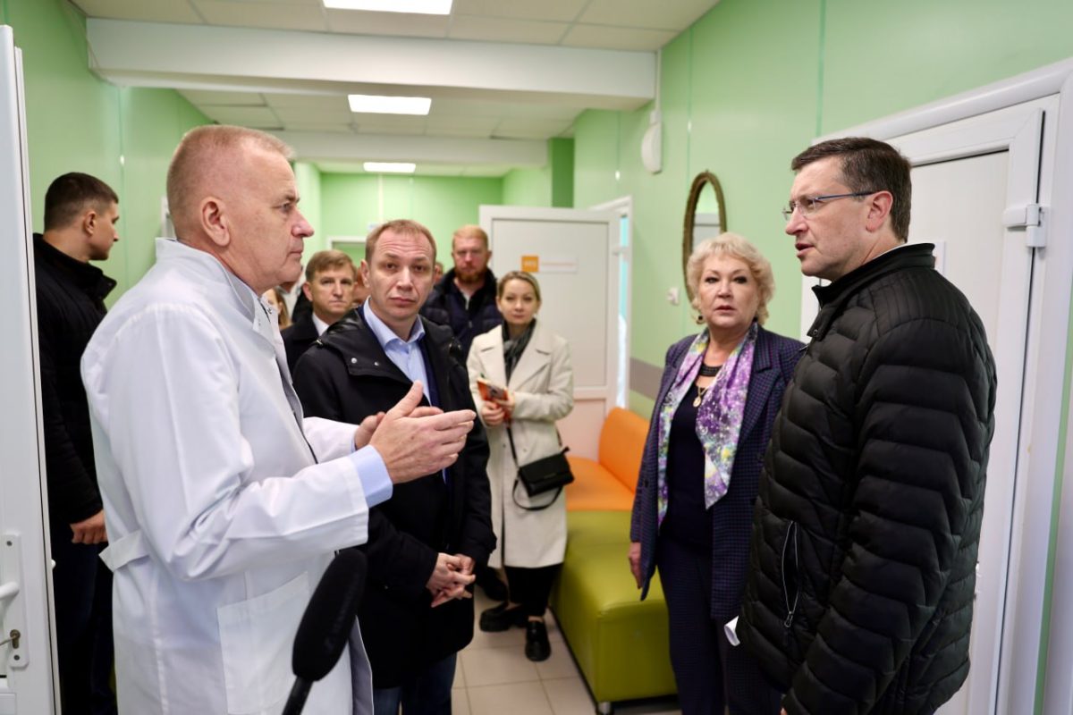 Глеб Никитин проверил ремонт в Вачской ЦРБ по нацпроекту «Активная жизнь»