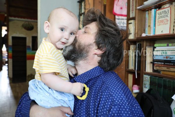 Почти 3,6 тысяч отцов ушли в декретный отпуск в Нижегородской области