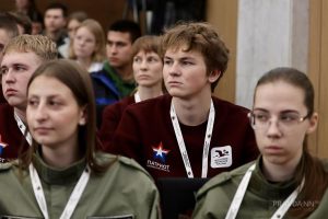 Писатель Александр Звягинцев провел урок истории для участников слёта «Никто не забыт»