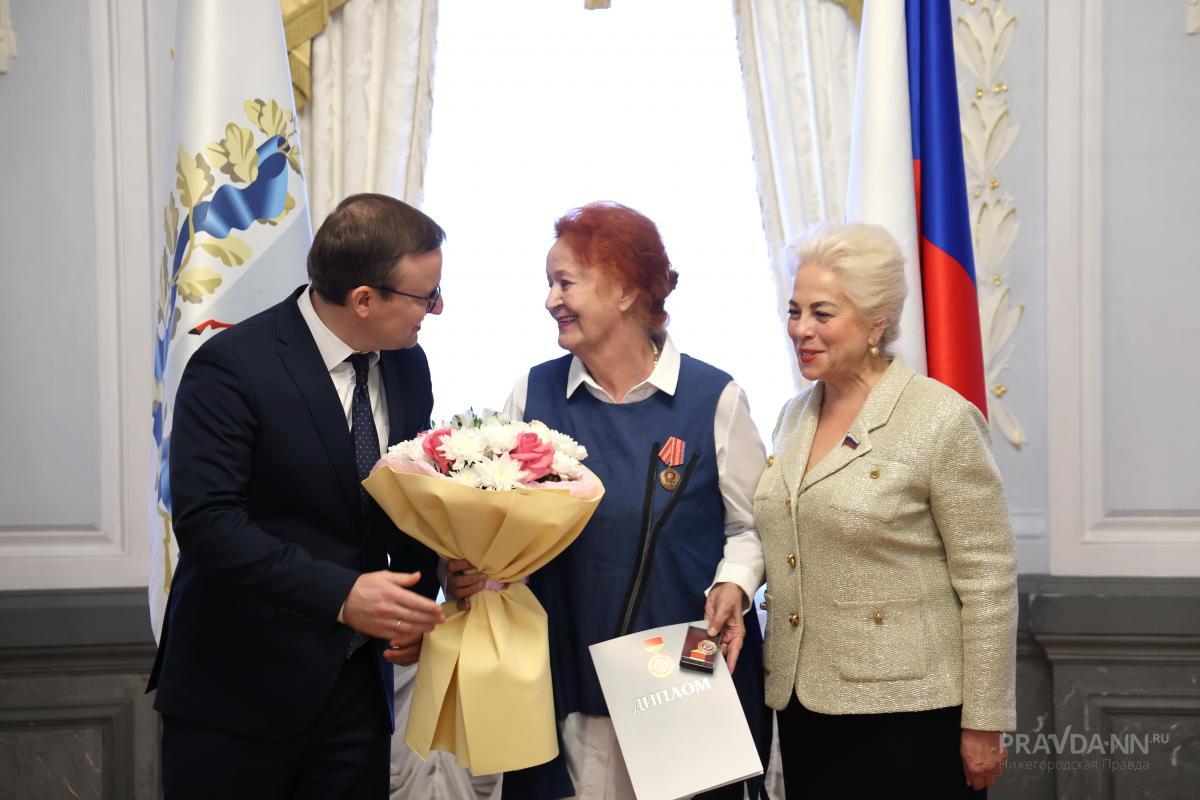 Вручение нагрудного знака «Заслуженный ветеран Нижегородской области»