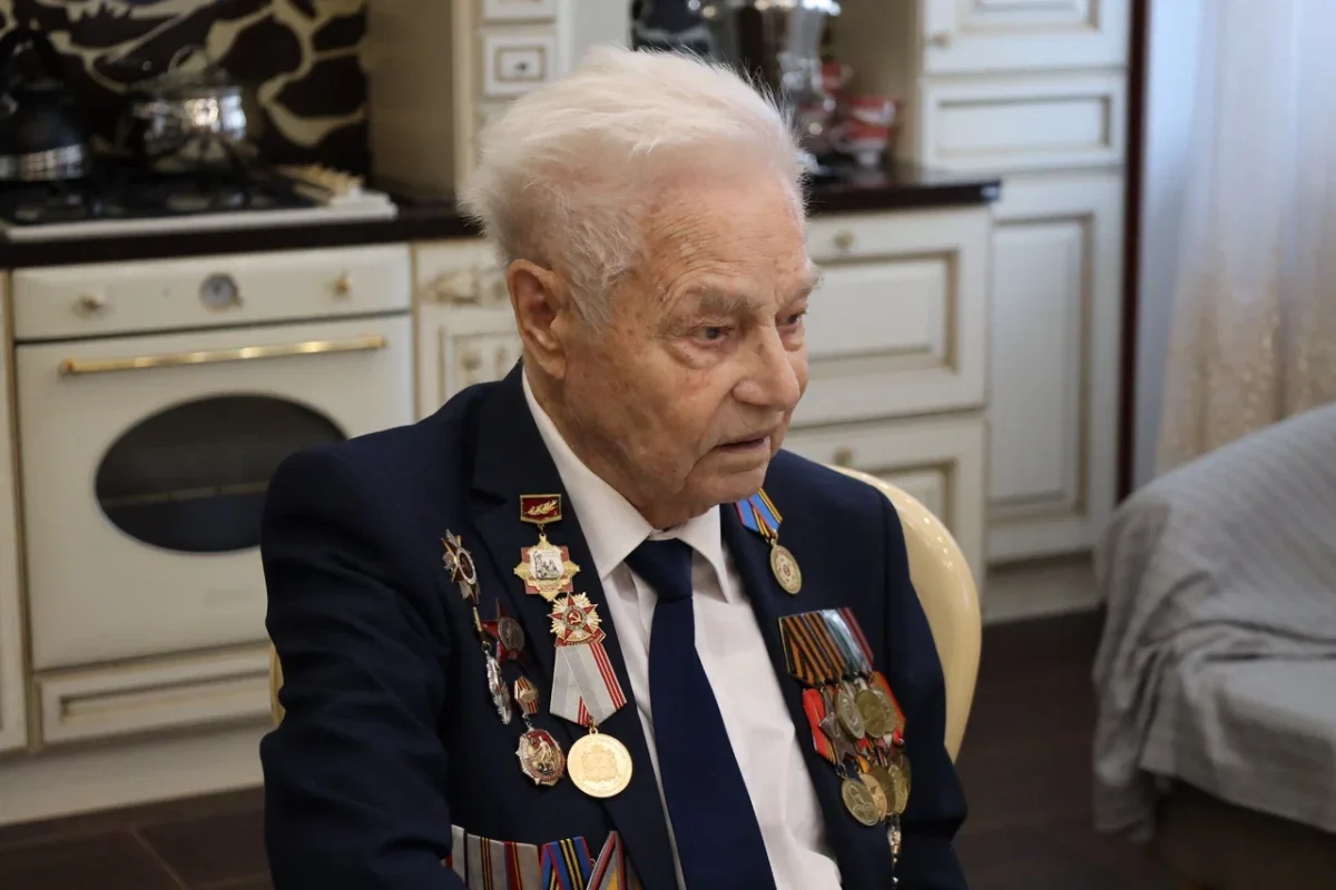 100-летний юбилей отметил участник ВОВ Евгений Иванович Макаров