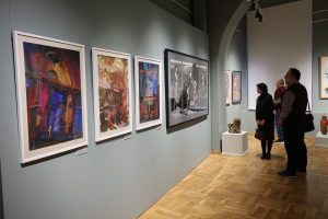 От сказочных персонажей до видов Нижнего: что посмотреть на выставке «Осенний вернисаж»