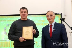 Александр Воложанин