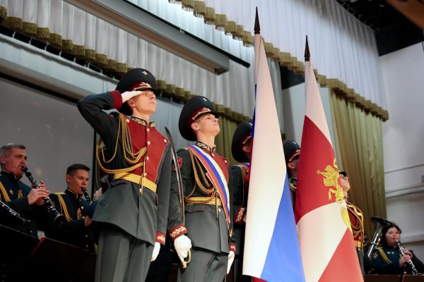 Игорь Комаров поздравил Приволжский ордена Жукова округ Росгвардии с 45-летием