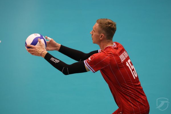 Волейболисты «Горького» в Оренбурге уступили хозяевам площадки