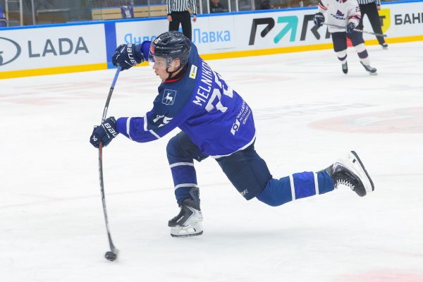 В МХЛ «Чайка» взяла верх над «Ладьёй»