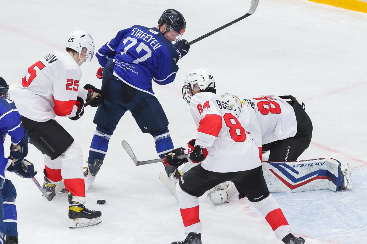 В чемпионате МХЛ «Чайка» победила, совершив камбэк