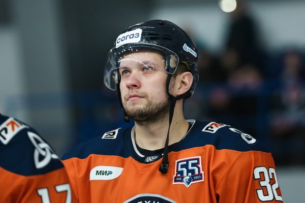 ХК «Торпедо» взял на пробный контракт Илью Хохлова