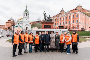 Волонтеры из Нижегородской области передали внедорожник и груз для СВО