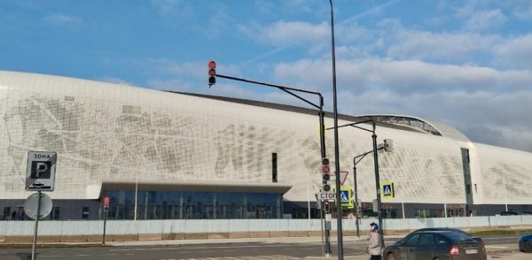 Два новых светофора установили около Ледовой арены на Стрелке