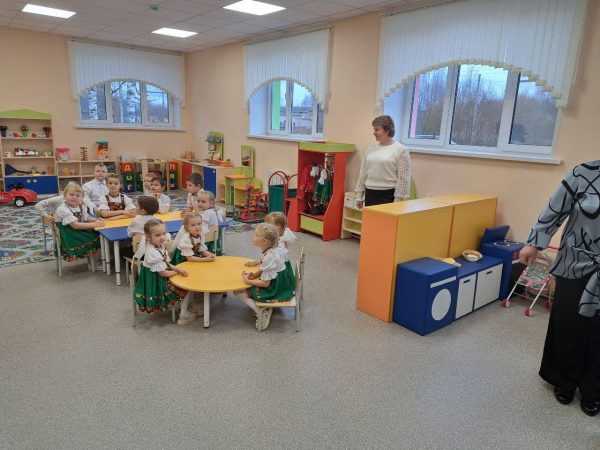 В Уренском округе открылся детский сад после капремонта по КРСТ