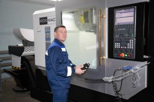 Есть ли романтика в работе за станком: узнали у лучшего фрезеровщика России