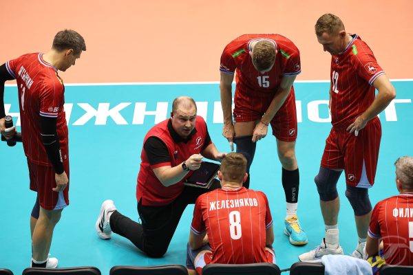 Волейболисты клуба «Горький» дома уступили «Нове» из Новокуйбышевска