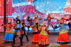 Городецкие мастерицы создали уникальные костюмы для юбилея ансамбля «Русская песня» Надежды Бабкиной