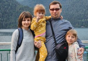 «У детей своя жизнь»: «Папа года» рассказал, нужно ли быть строгим с дочками