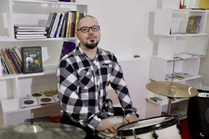 «Все песни рождались из жизни»: лидер группы «Лампасы» рассказал, как музыканты помогают бойцам СВО