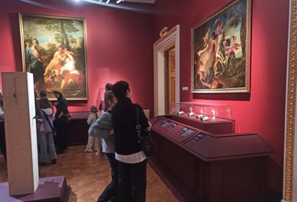 Нижегородцам расшифровали картины известных художников: необычная выставка открылась в НГХМ