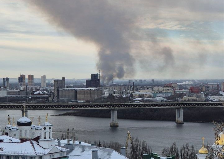 Крупный пожар вспыхнул в Канавинском районе