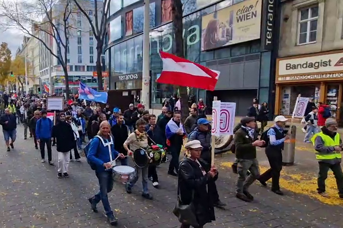 Западные демократии охватил кризис доверия