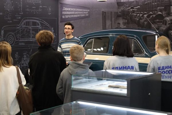В музее Горьковского автозавода состоялась экскурсия для семей участников СВО