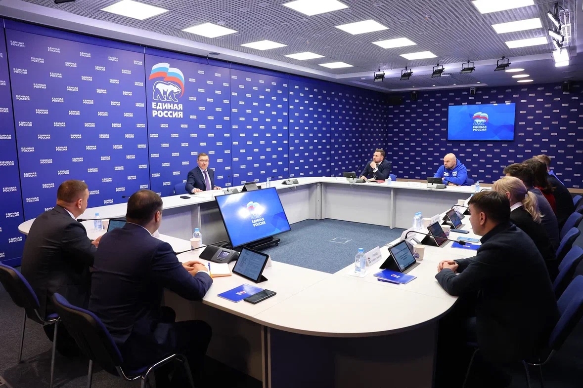 Владимир Якушев встретился с финалистами «Лидеров России. Политика»