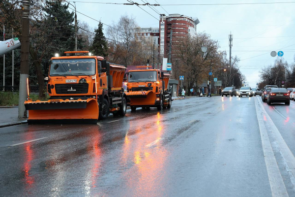 Более 80 единиц спецтехники будут дежурить ночью на дорогах Нижнего Новгорода