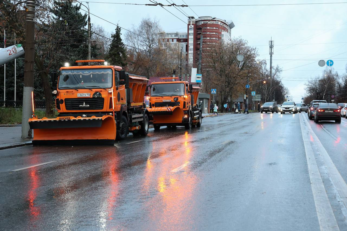 Более 80 единиц спецтехники будут дежурить ночью на дорогах Нижнего Новгорода