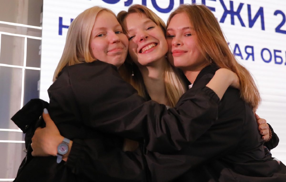 ВЦИОМ выяснил, что россияне стали быстрее взрослеть