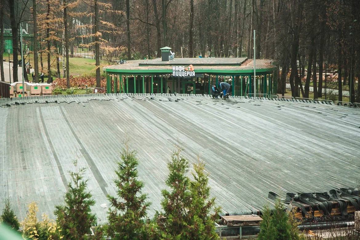 Катки к зимнему сезону начали монтировать в нижегородских парках