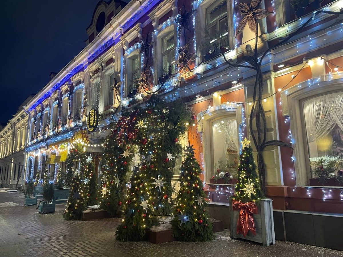 Нижегородцам разъяснили правила украшения многоквартирных домов гирляндами
