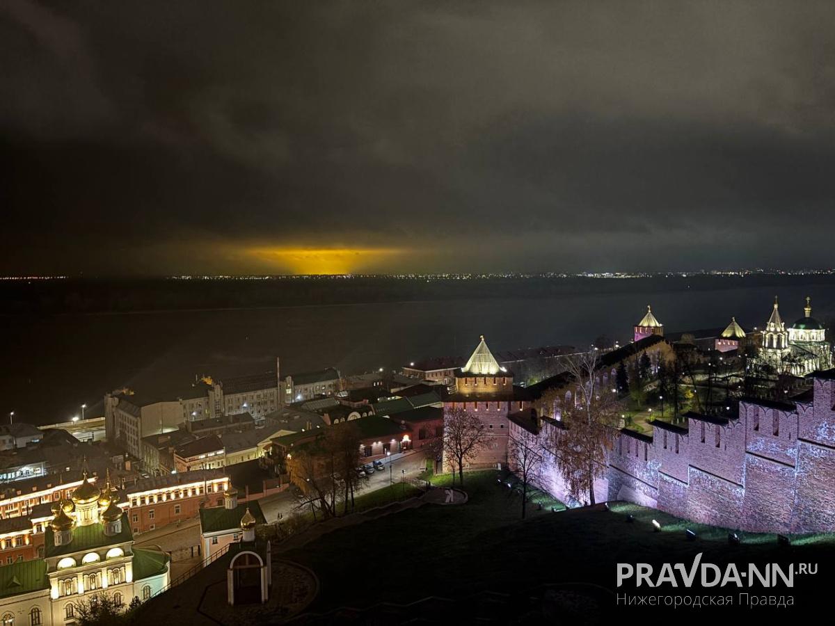 Подсветка появилась у Боевого хода Нижегородского кремля