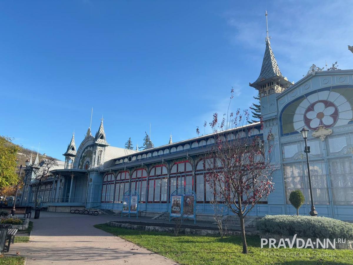 Лермонтовская галерея гармонично вписывается в природу Кавказа