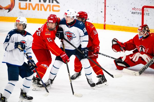 Нижегородская «Чайка» обменялась победами с «Авто» в чемпионате МХЛ
