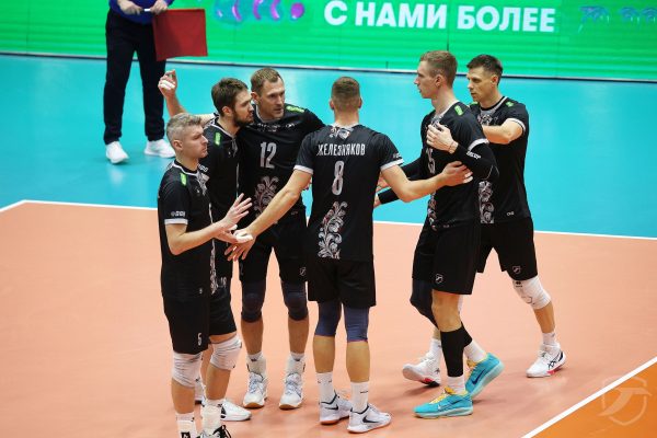 Вторую победу подряд в суперлиге одержали волейболисты клуба «Горький»