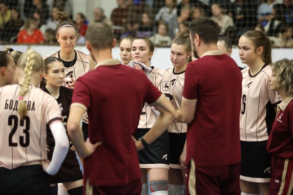 Волейболистки «Спарты» в Саратове дважды проиграли лидеру высшей лиги «Б»