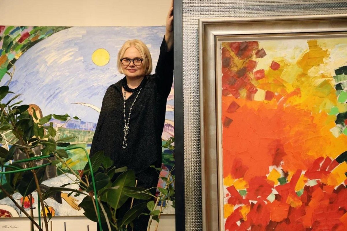 Выставка «Цветное время» представила живопись Наталии Панковой из собраний