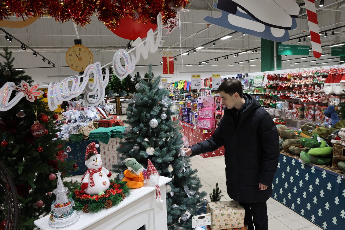 Маркетолог Азар озвучил, что происходит с ценами в России накануне Нового года