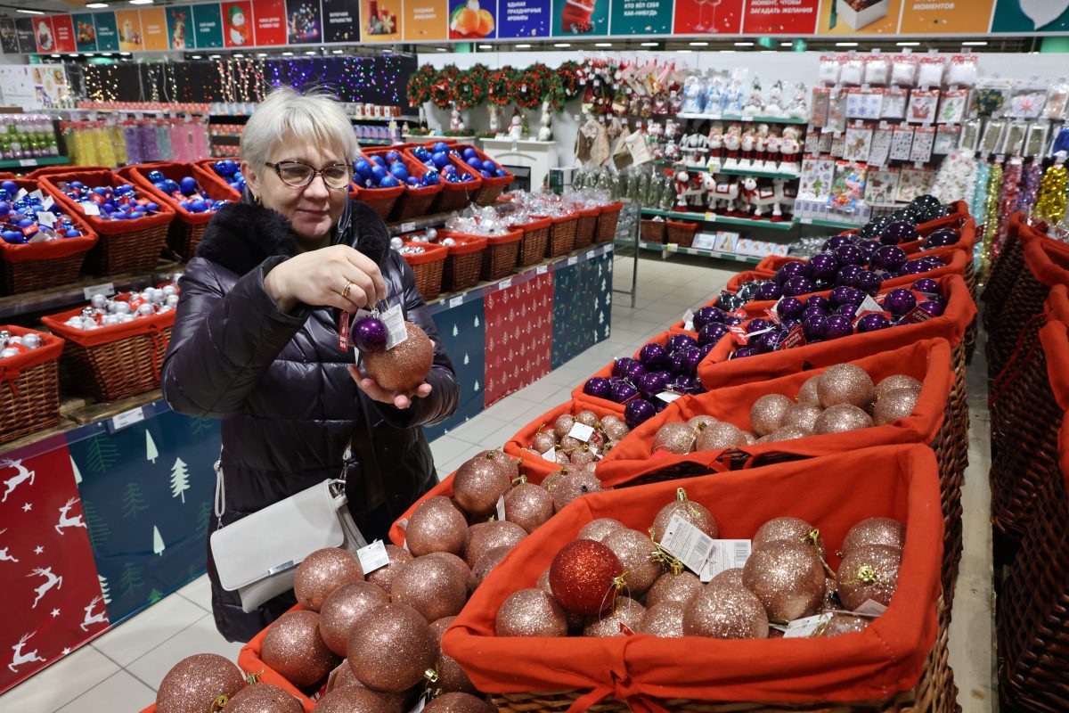 Россияне рассказали, сколько потратят на Новый год и чем займутся в праздники