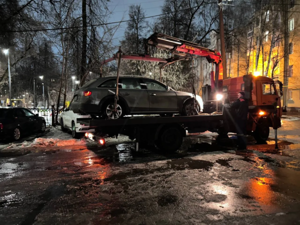 Иномарки нижегородцев отправили на штрафстоянку за неуплату налогов