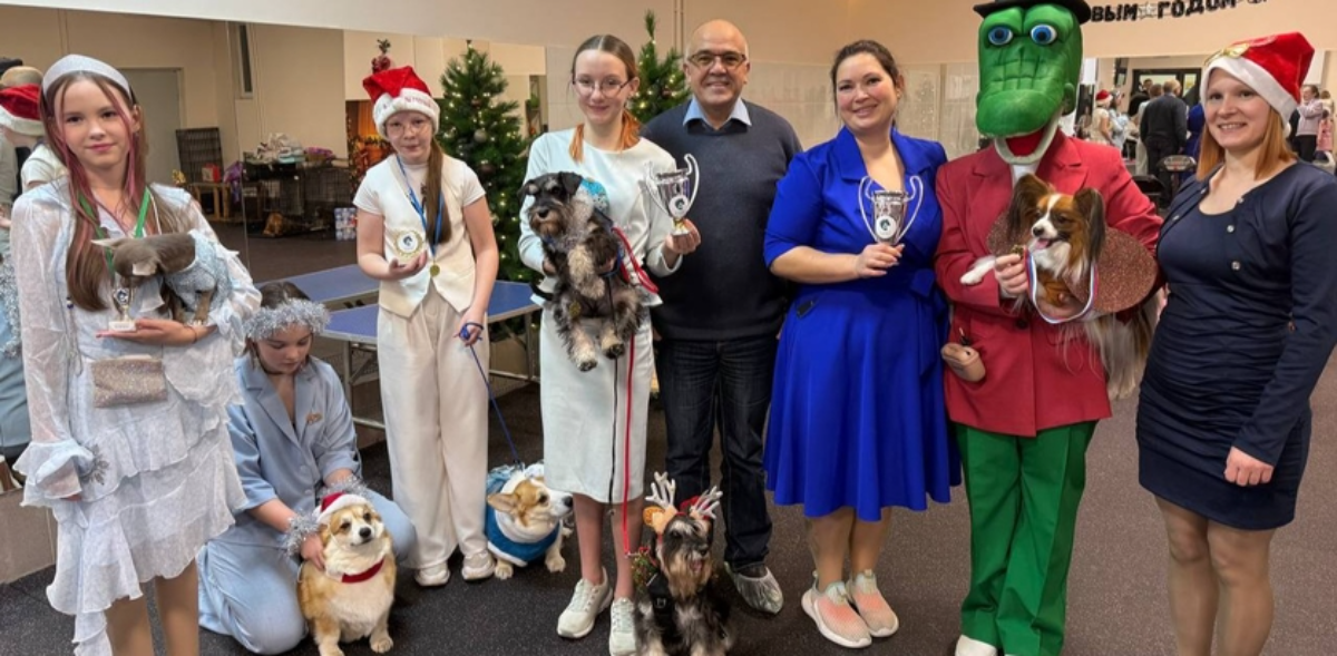Соревнование на лучший новогодний костюм прошло на выставке собак